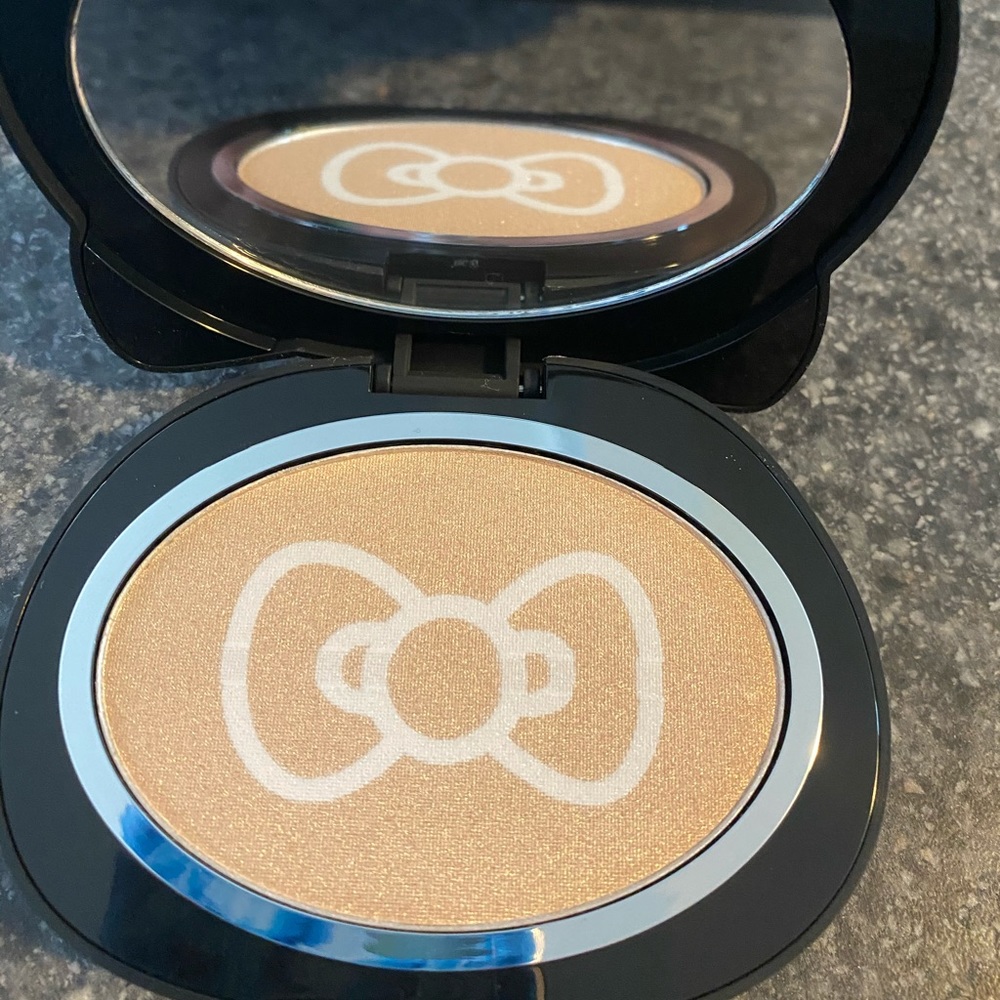 Hello kitty shimmering powder and eyeshadow